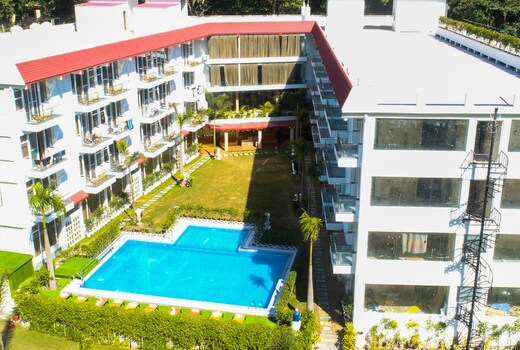 Avenue 18 Resort