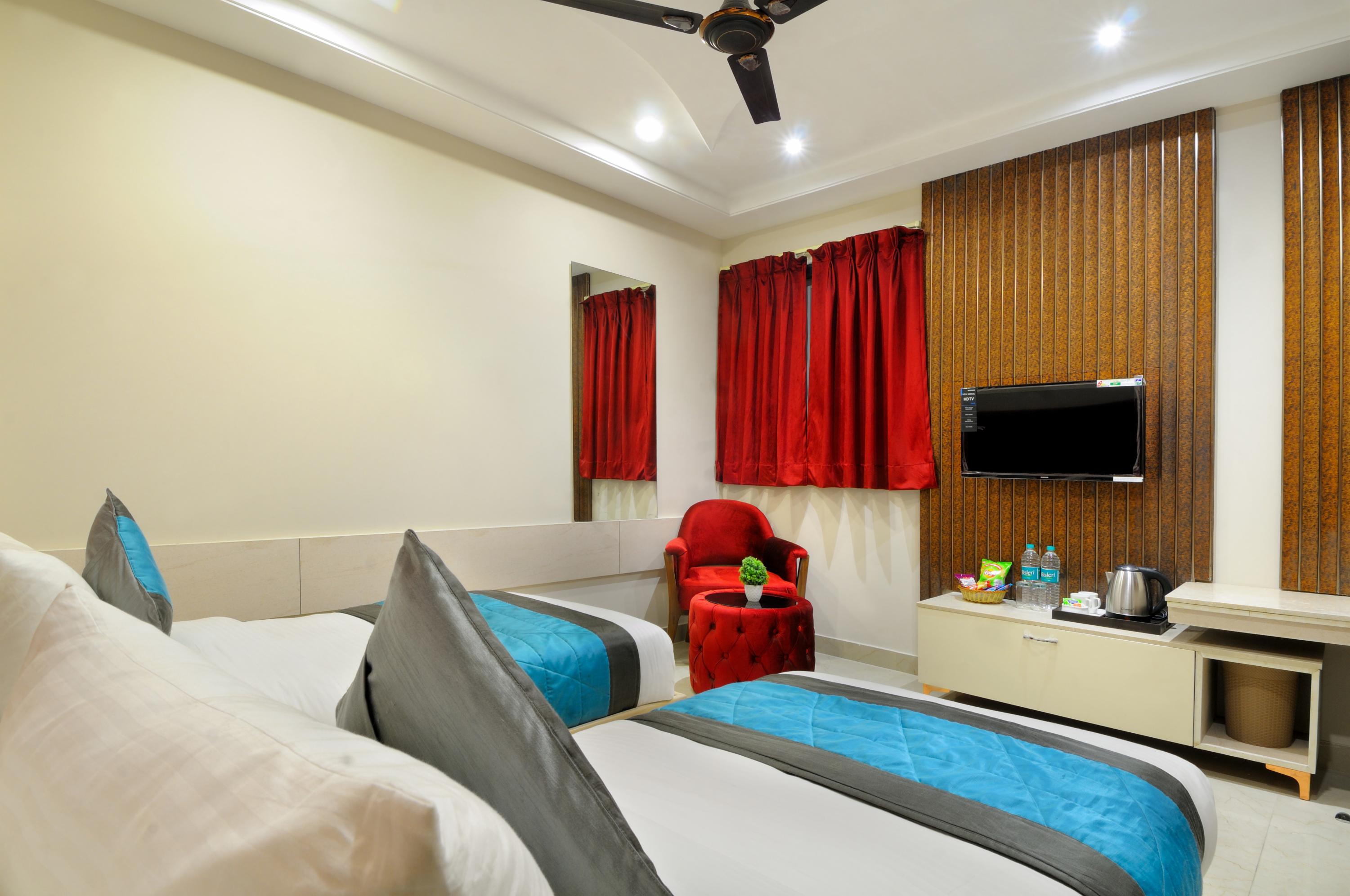 Hotel Delhi Fab - Tap to explore photos