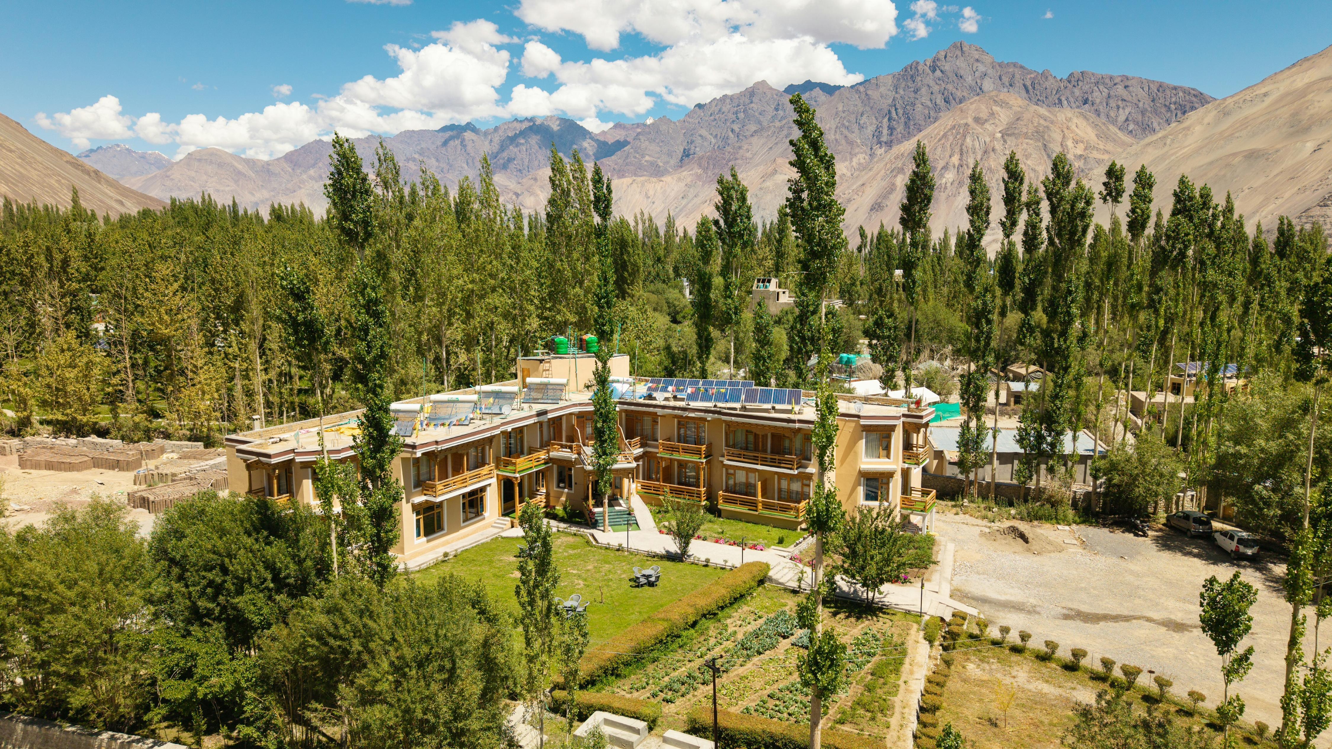 The hill crest hotel