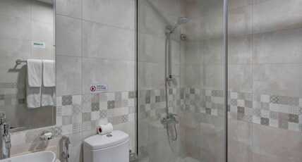 Regency Luxury Suites Room Type - Superior Premium One Bedroom Apartment with Marina View and Balcony