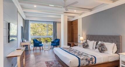 Hotel Sapling Mussoorie - 500MTR Picture Palace Mall Road Room Type - Premium Room with Mountain View