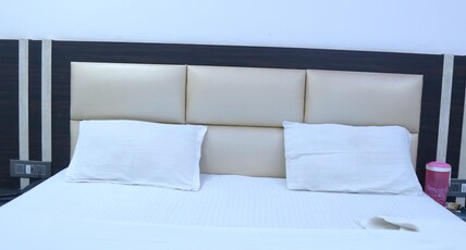 Hotel Blue Berry By WB Room Type - Deluxe Room Ac
