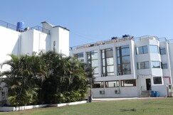 Hotel Kewal