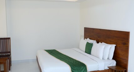 DELANO RESIDENCY Room Type - Premium Room - Water Falls view