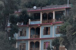 Mozo Inn and Cafe Jibhi