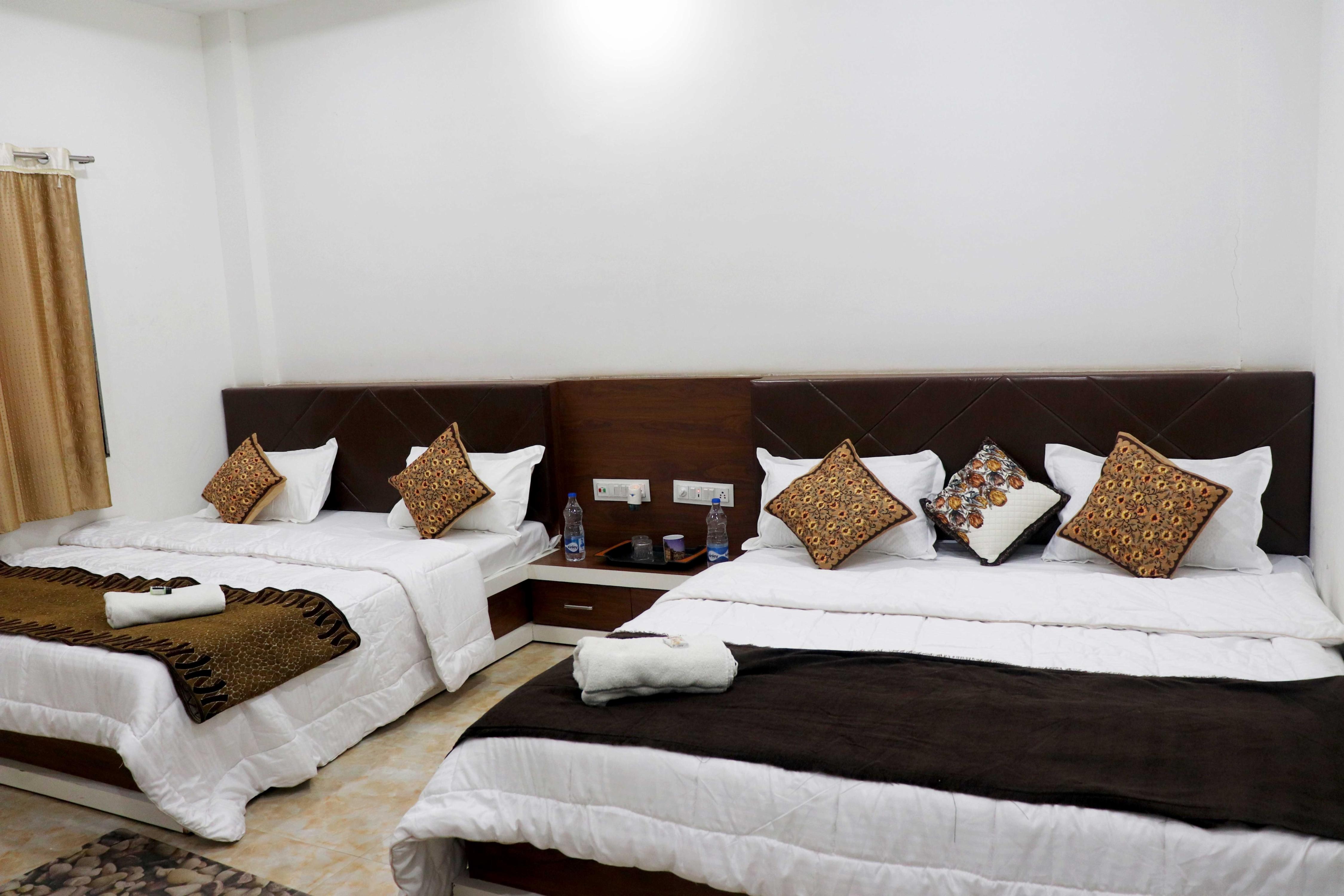 Payal palace Room Type - Double Bed Non AC Room