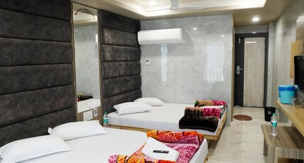 Hotel New Sundaram Room Type - SUPER DELUXE Non Ac Four Bed Room
