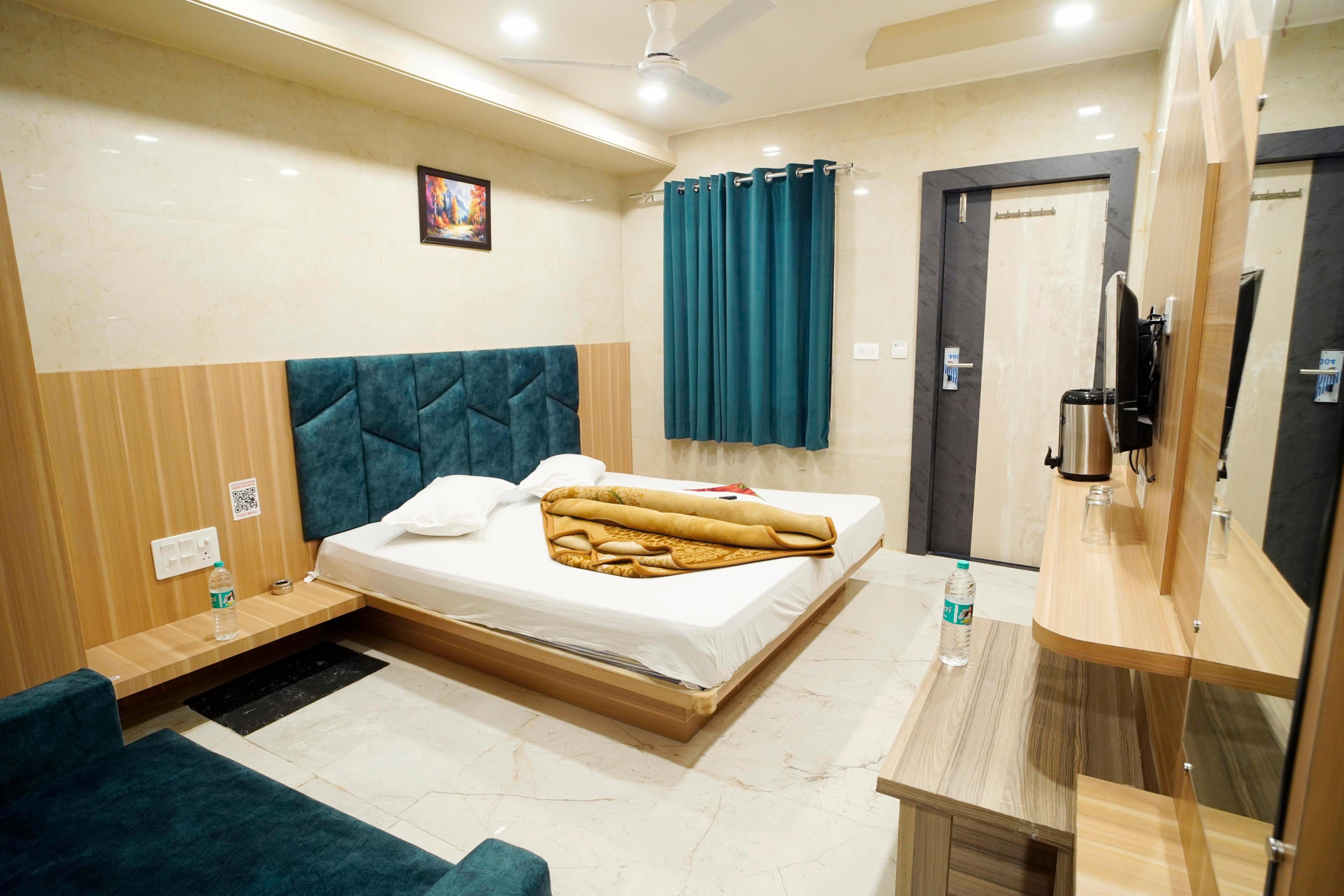 Hotel New Sundaram Room Type - super deluxe D- bed AC  room