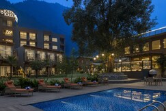 juSTa Luxe Rasa Retreat & Spa (Closest Luxury Resort to Neelkanth Temple)