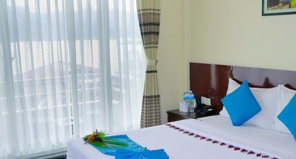Hotel Kunja Room Type - Deluxe Double Room with Lake View