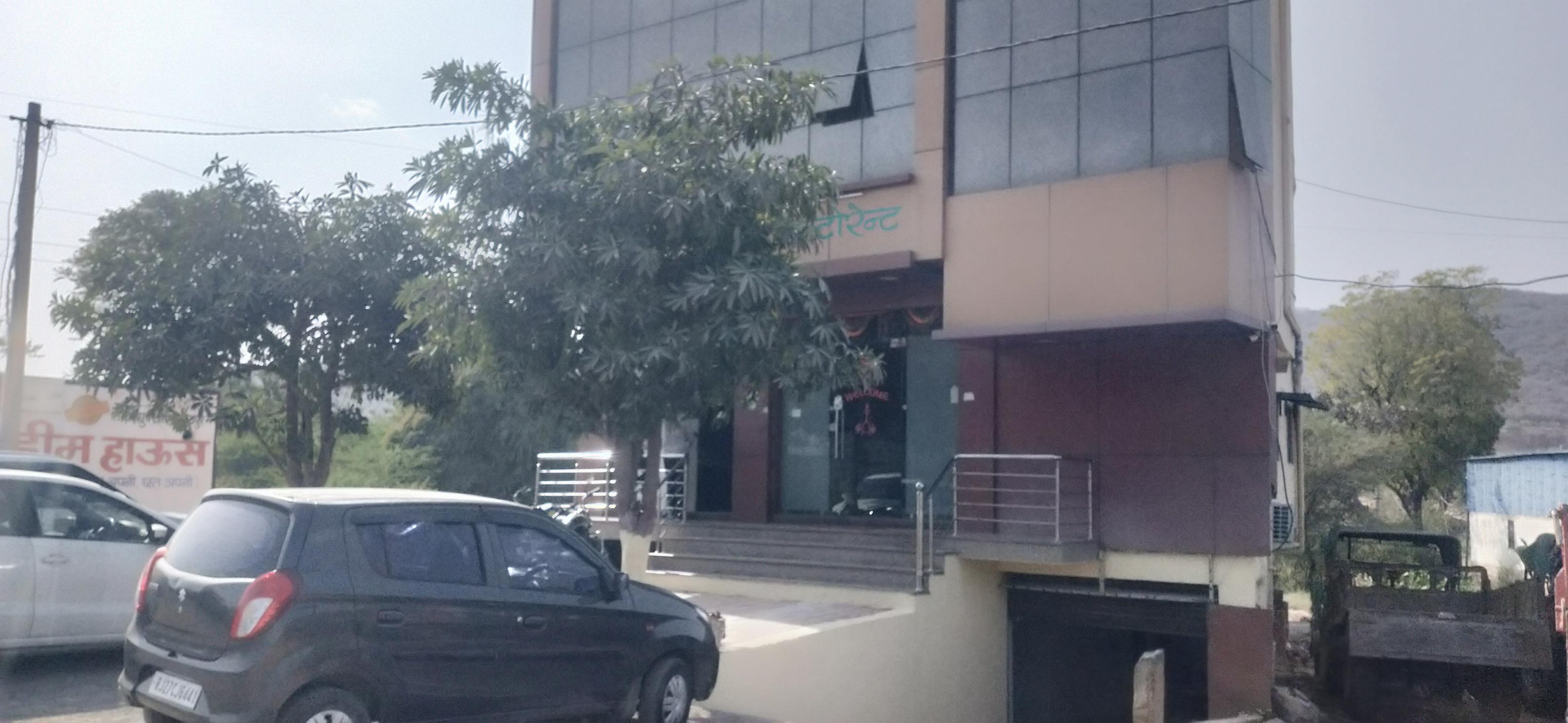 HOTEL CHANDANI PALACE - Tap to explore photos