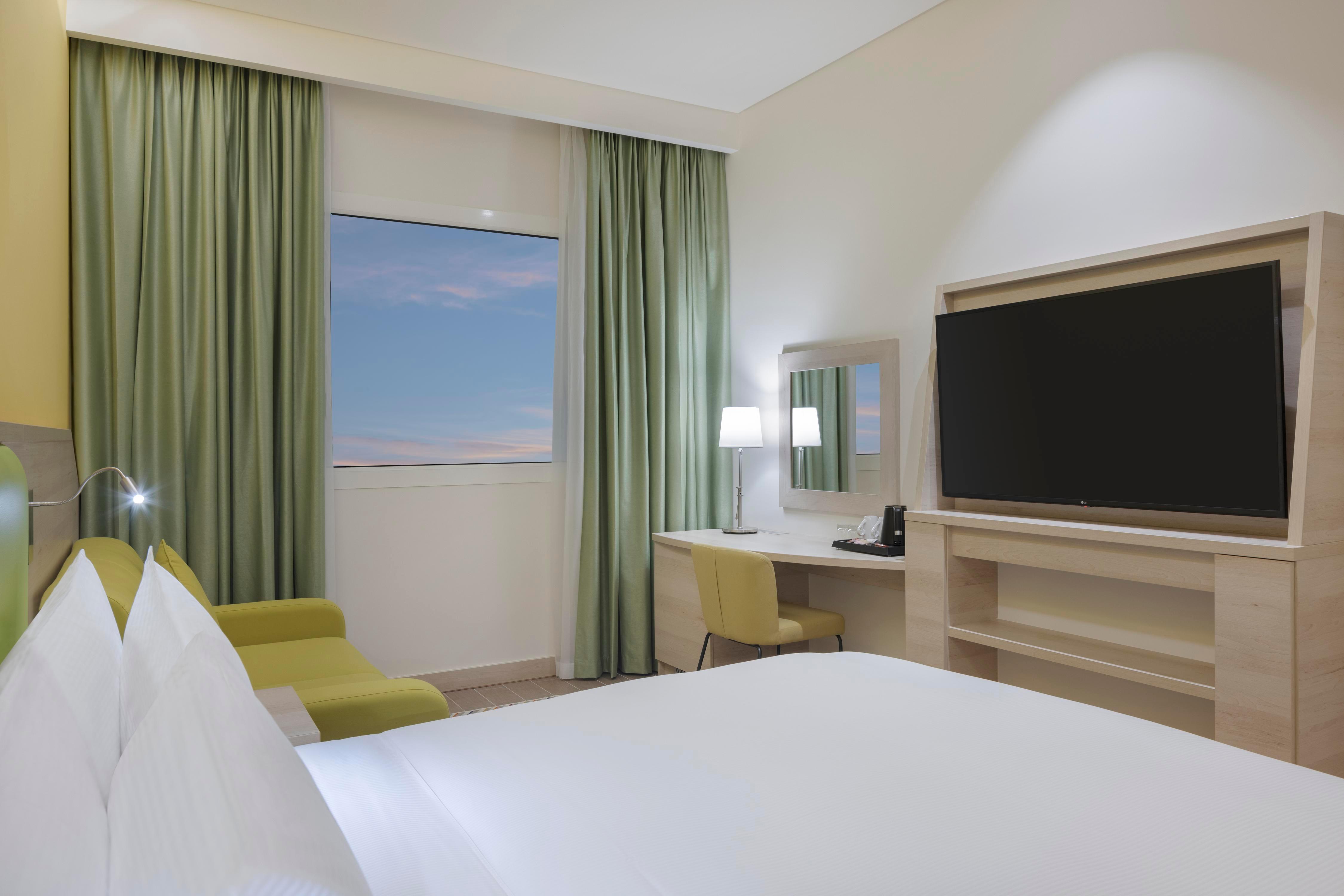 Hampton by Hilton Doha Old Town Room Type - KING ROOM WITH SOFA BED