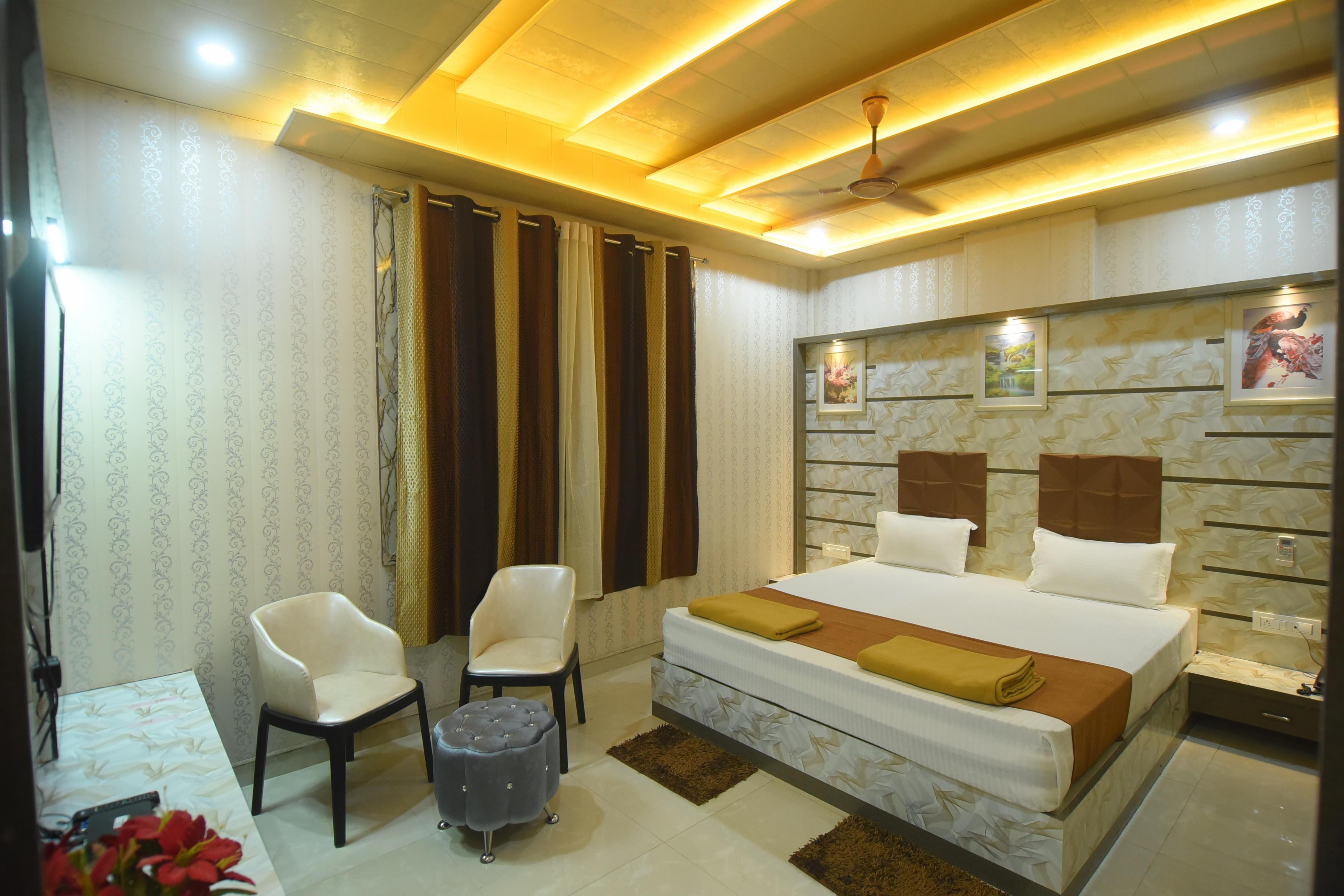 R Empire Revtree - Tap to explore photos