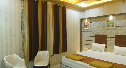 R Empire Revtree Room Type - Suite AC Room
