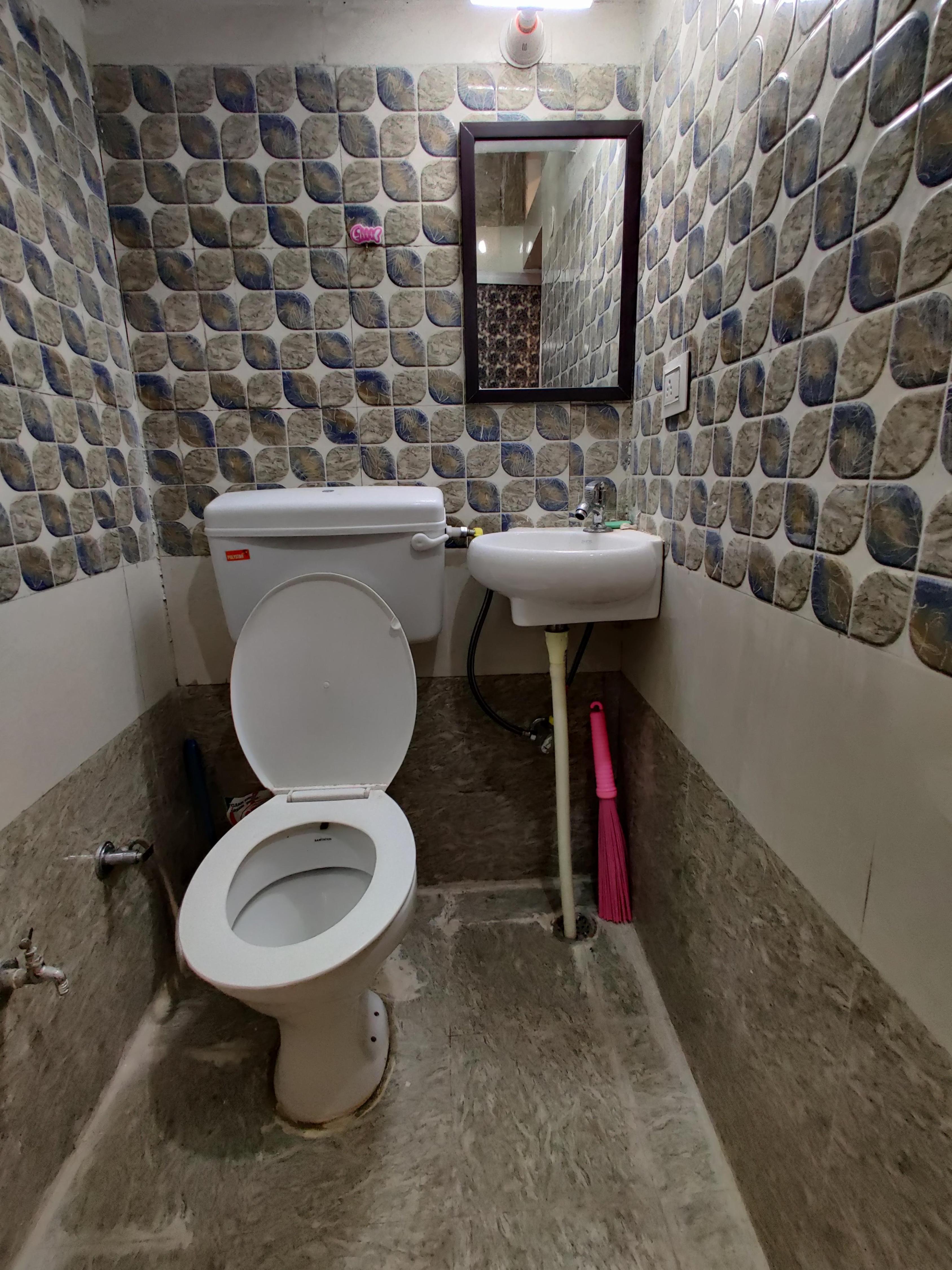 Varah Square Guest House - Tap to explore photos