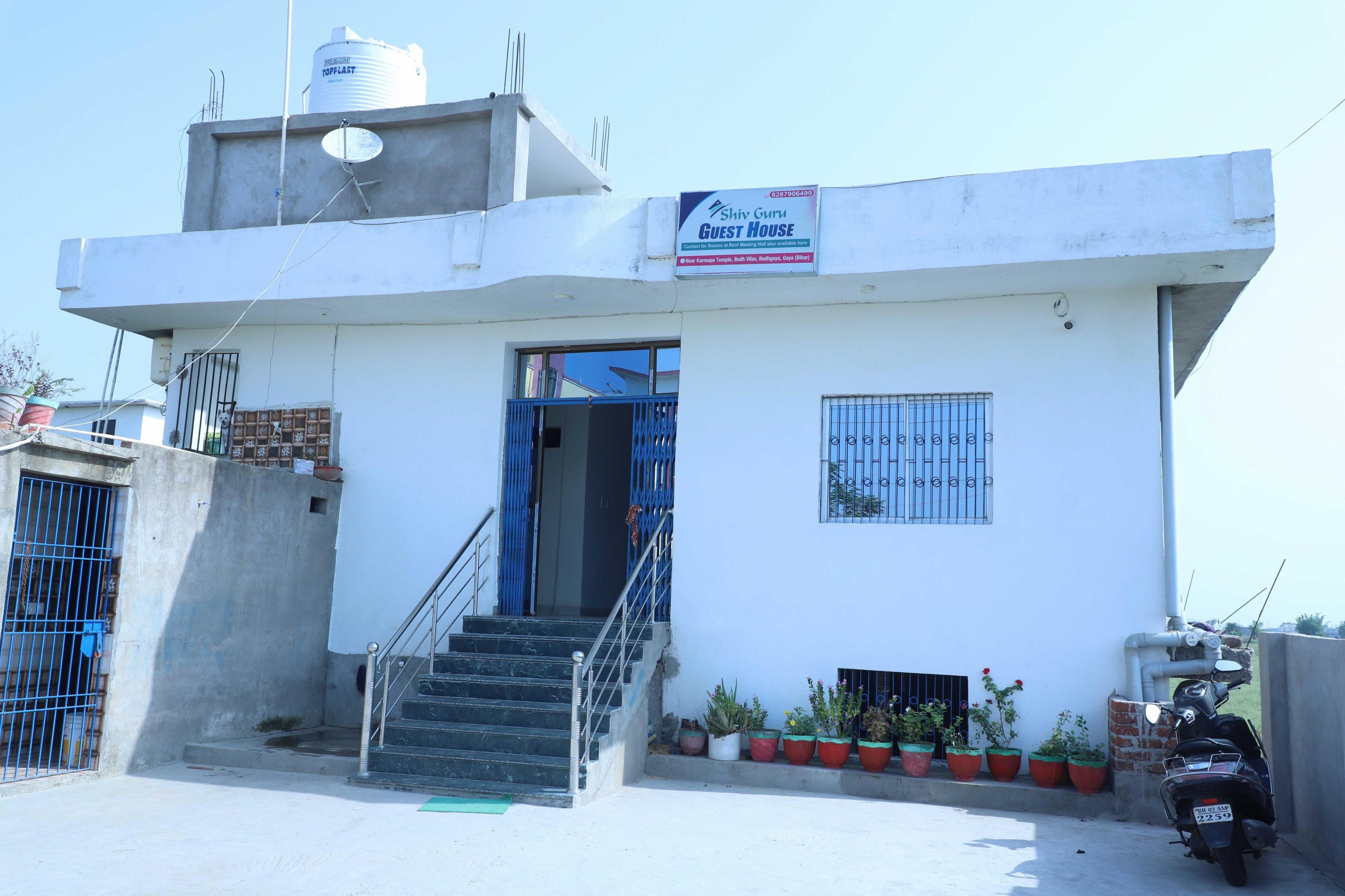 Hotel O Shiv guru guest house - Tap to explore photos