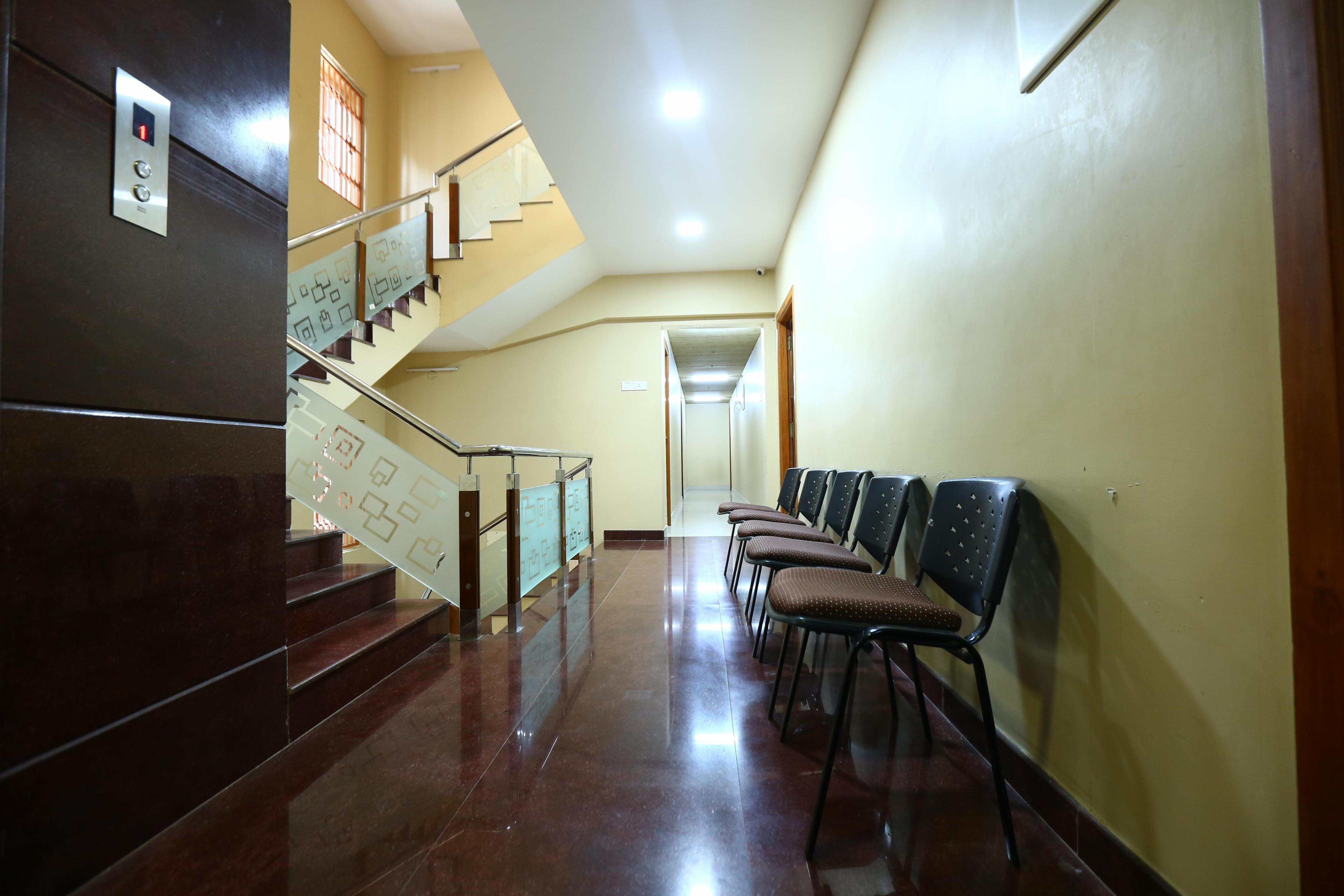 RAMANA'S HOME STAY - Apartment Hotel Kumbakonam - Tap to explore photos