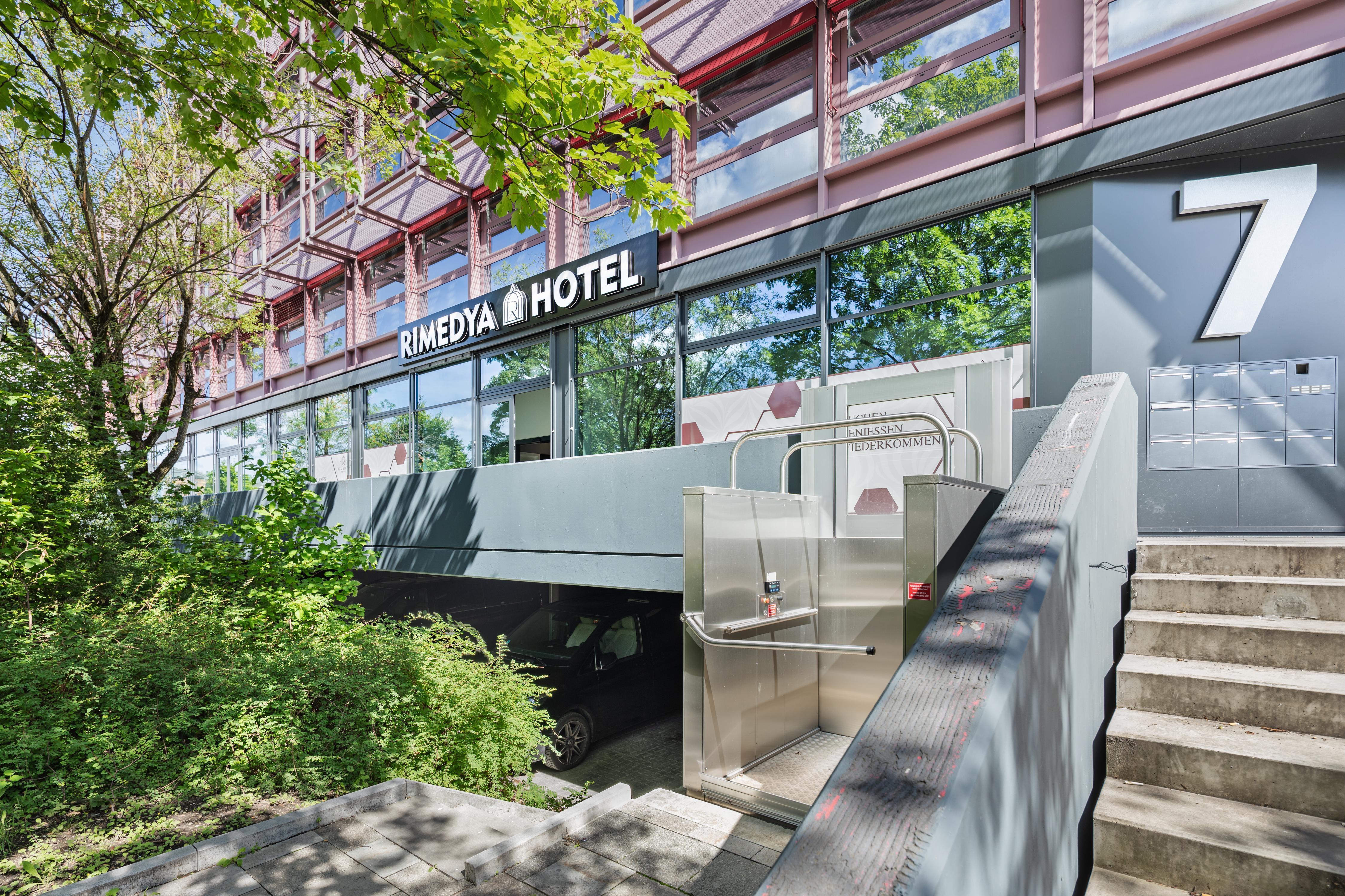 Rimedya Hotel - an der Messe Muenchen - Tap to explore photos