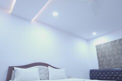 Hotel City Palace By WB Inn