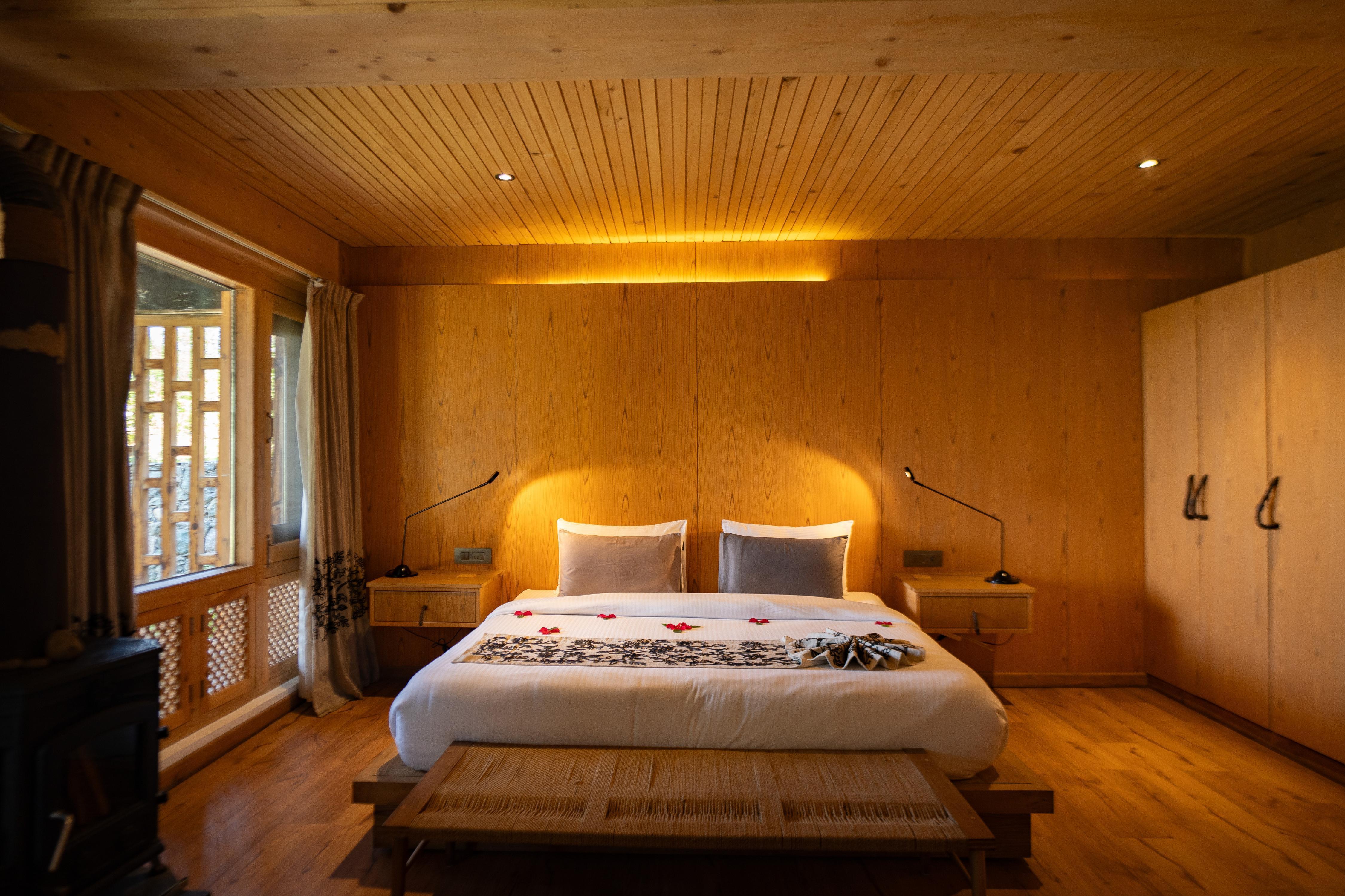 Qayaam Gah Room Type - Luxury Suite With Lake and Mountain View