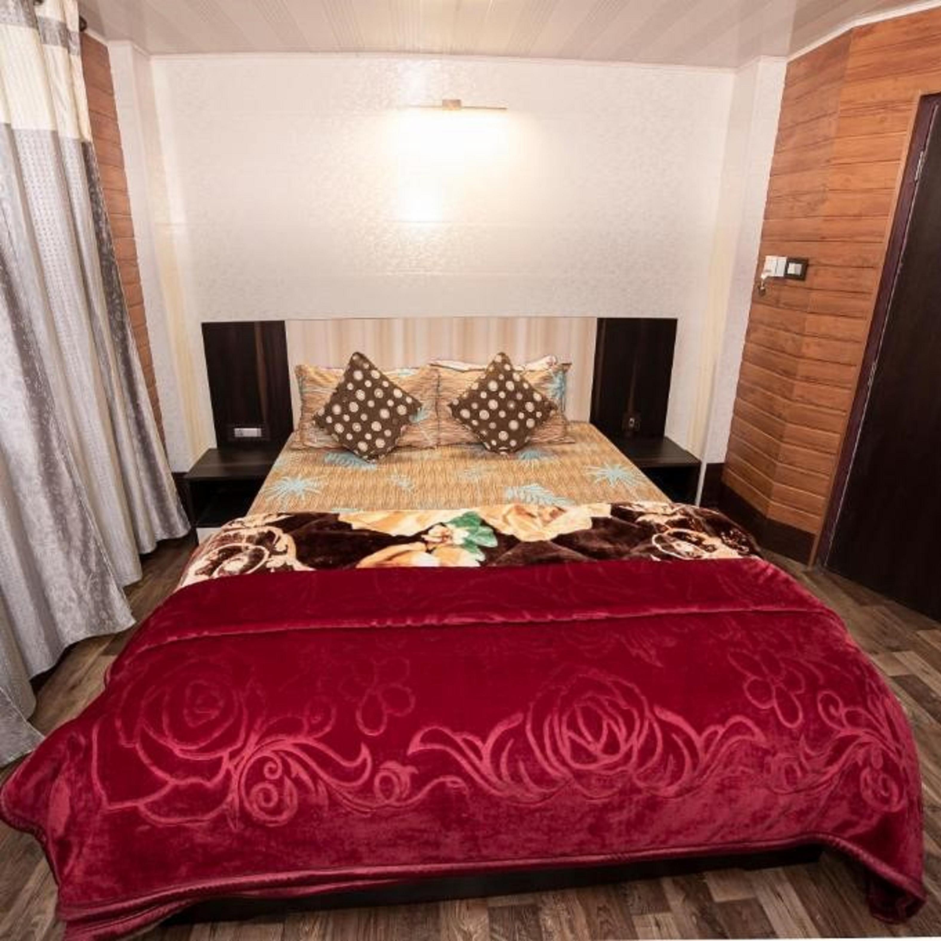 Blessed Home - Bed & Breakfast VL Darjeeling Toy Train Station - Tap to explore photos