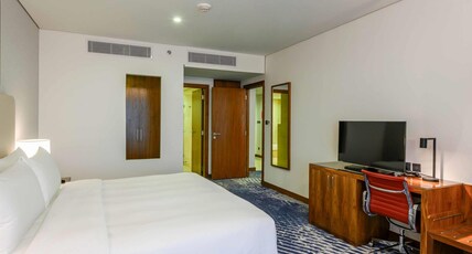 DoubleTree by Hilton Jeddah Al Andalus Mall Room Type - KING ONE BEDROOM SUITE