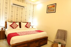 Lavit Hotel - Near Faridabad Metro Station