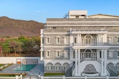 Boheda Manor - Luxury Retreat