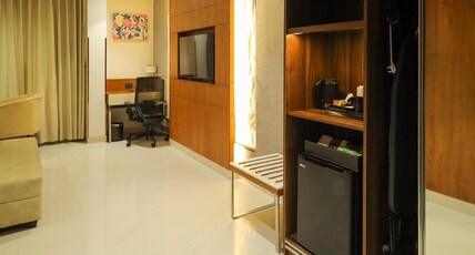 Royal Plaza Suites by RAK Rooms, Mangaluru Room Type - Deluxe Room