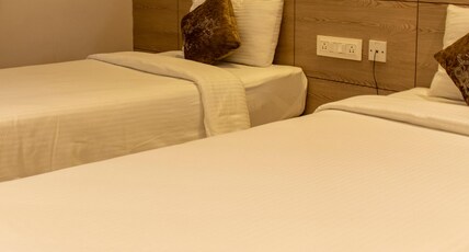 Hypons Hotel Room Type - Deluxe Room