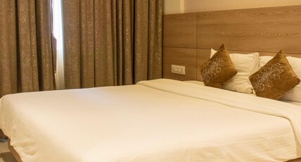 Hypons Hotel Room Type - Executive Room