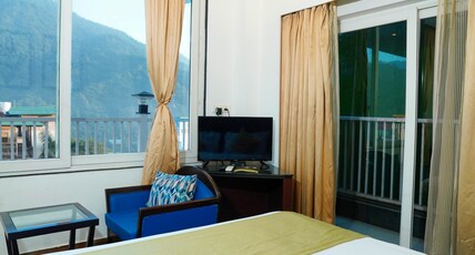 N3N Ganga Retreat by Stotrak Room Type - Standard Mountain view Room