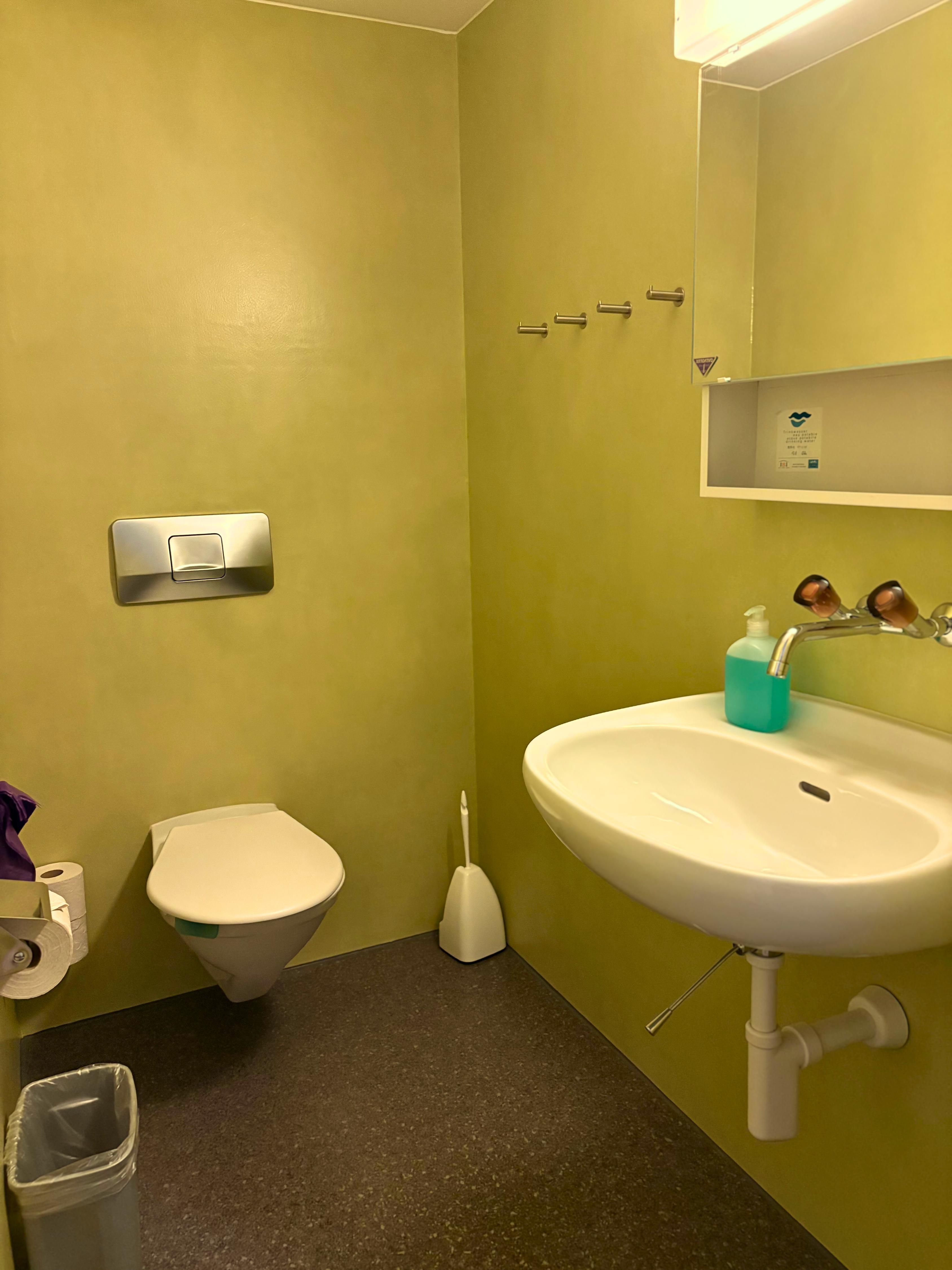 Backpackers Villa Sonnenhof - Hostel Interlaken - Tap to explore photos