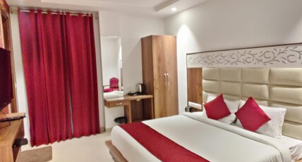 RR Hotel & Resort Room Type - Premium Room with Balcony ad Mountain Room RR Hotel & Resort Room Type - Premium Room with Balcony ad Mountain Room