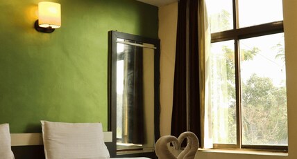 Green Field Room Type - Deluxe Room