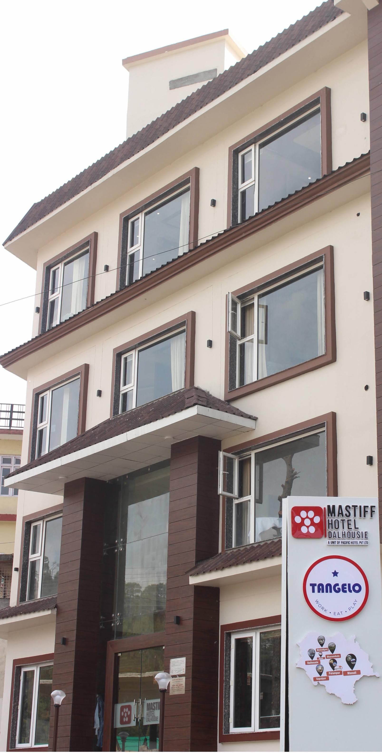 Mastiff Hotel Dalhousie - Tap to explore photos