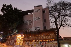 Rooms of Treebo White Inn Koramangala