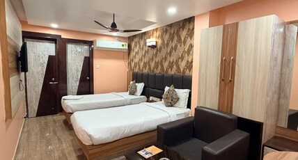 Hotel Larina | 200M From Sea Beach Room Type - Standard Twin Bedroom with Balcony
