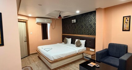Hotel Larina | 200M From Sea Beach Room Type - Deluxe Room with Balcony