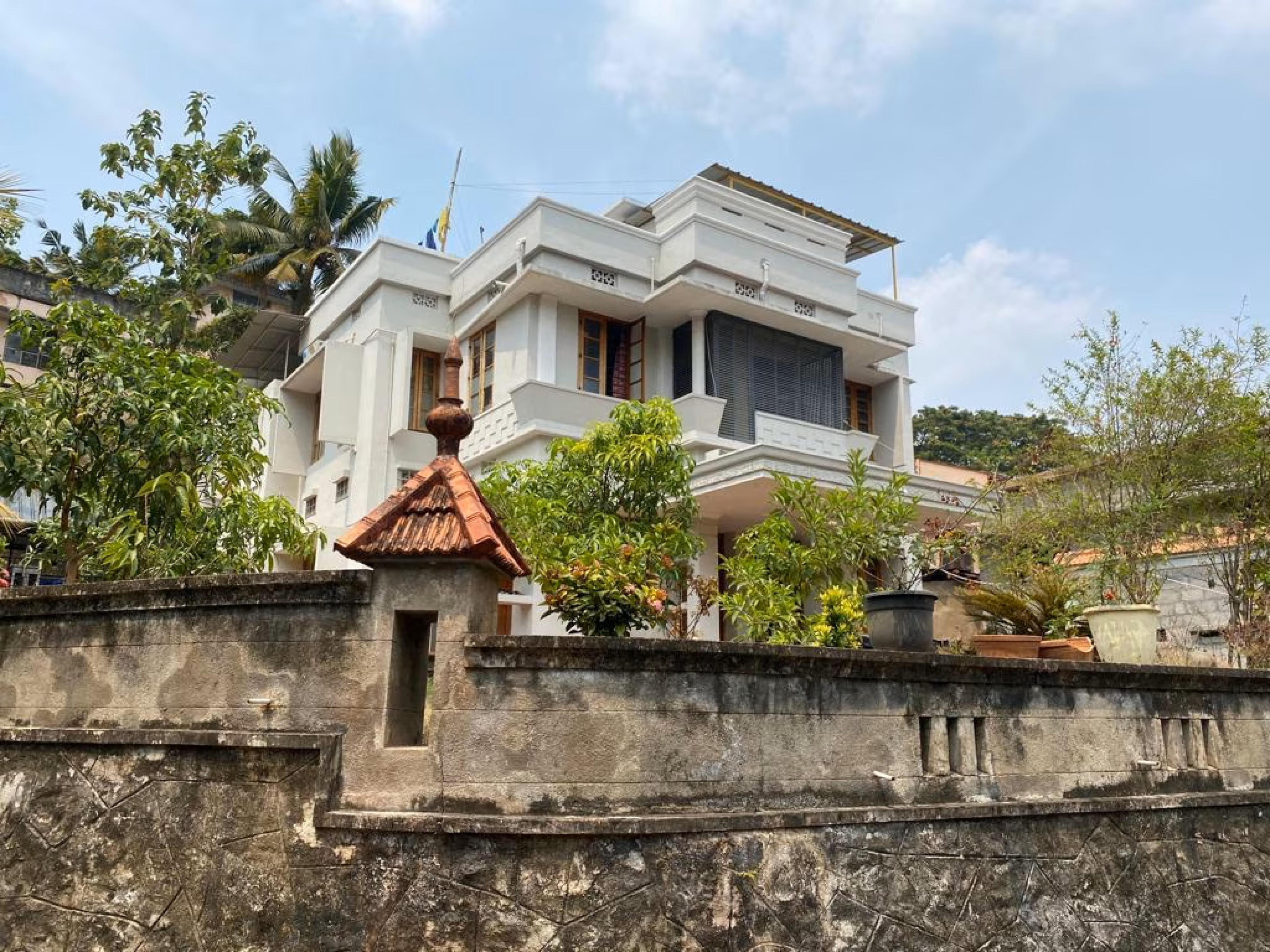 ORMAYIDAM - Tap to explore photos