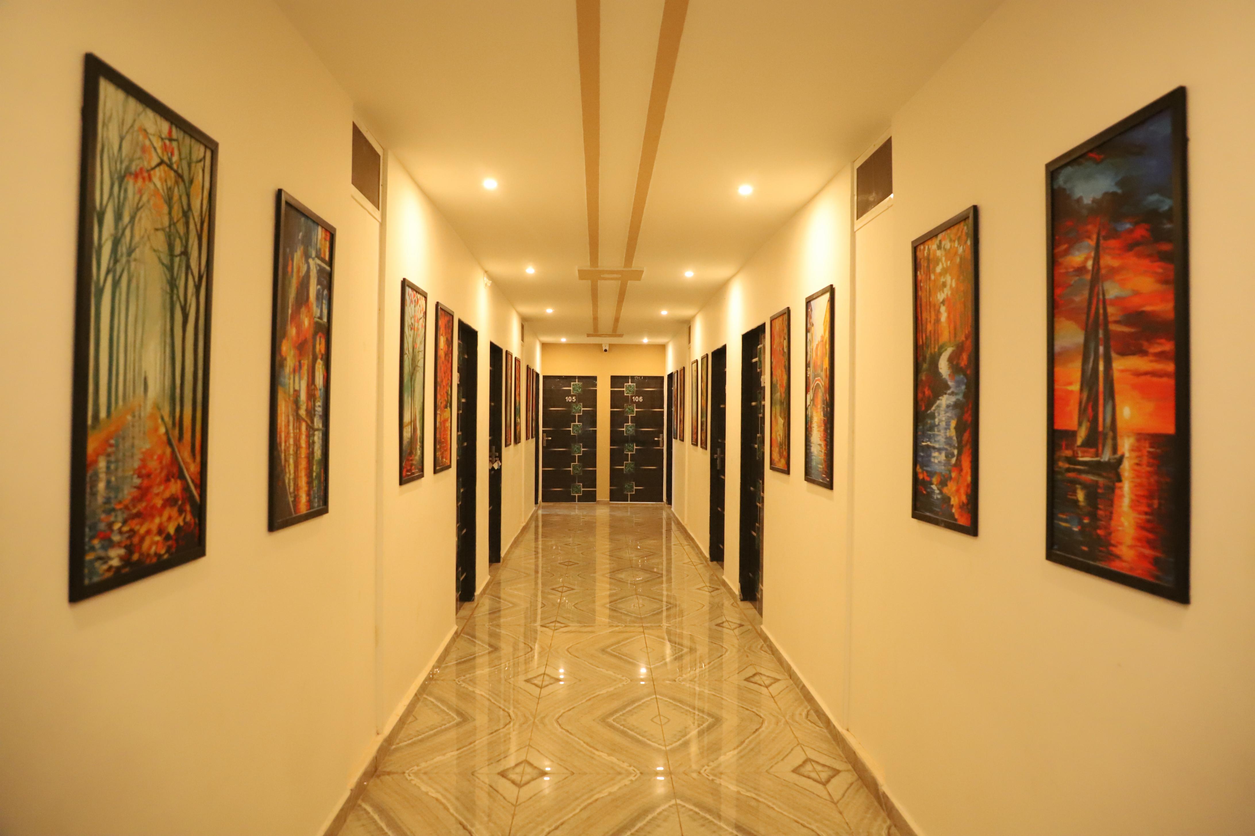 OM GAURI RESTAURANT & ROOMS