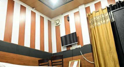 Hotel Jeewan Sathi Lawn Room Type - Super deluxe Room