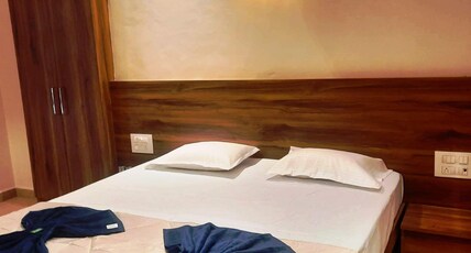 Hotel Gokul Villa Room Type - Deluxe Room