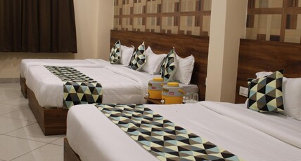Maruti Group of Hotels - Shri Naman Room Type - Six Bed AC Room ( with 2 washroom ) Maruti Group of Hotels - Shri Naman Room Type - Six Bed AC Room ( with 2 washroom )