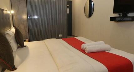 Hotel Green County Room Type - Deluxe AC Room | Free Parking | Free Wi - Fi