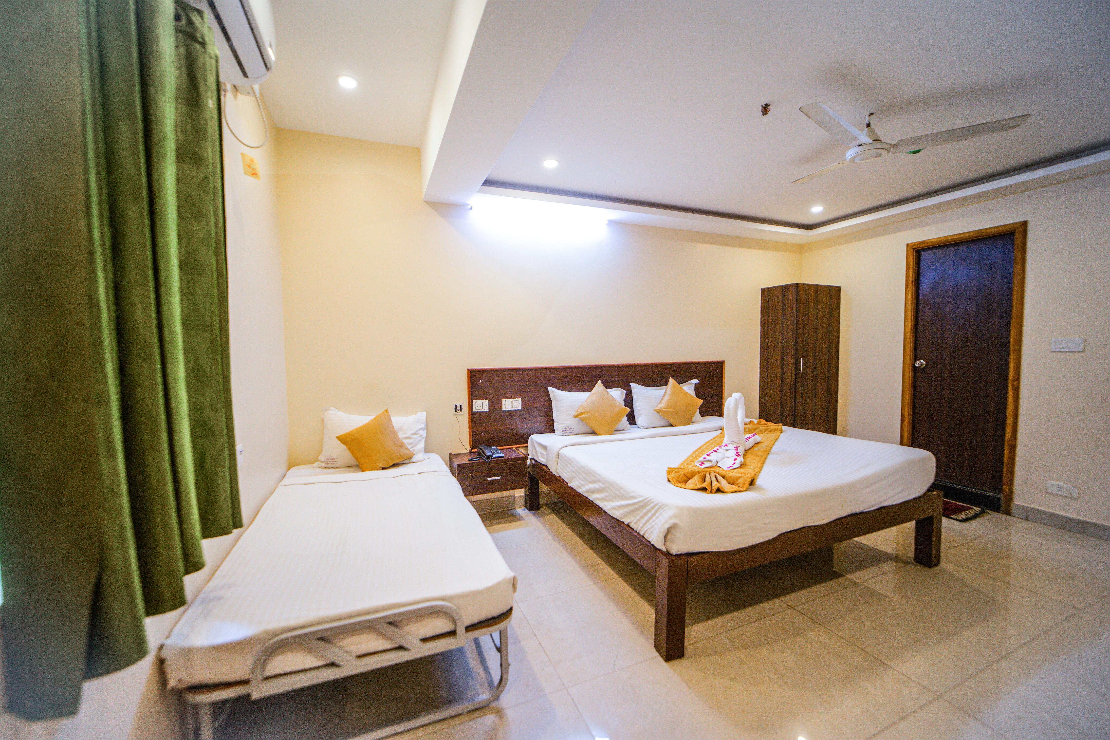 Sri Saai Surguru Residency Room Type - Triple Room
