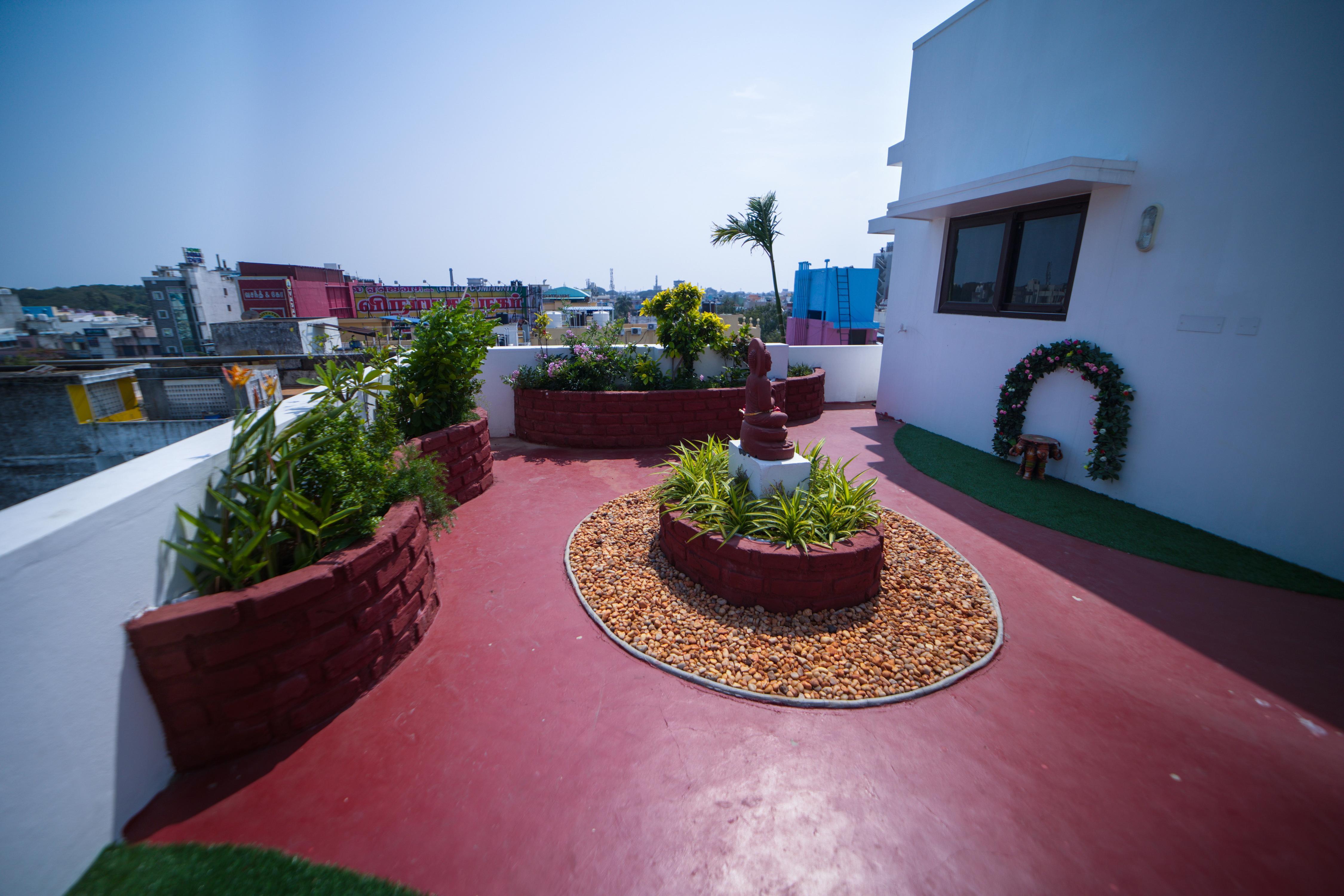 Sri Saai Surguru Residency - Tap to explore photos