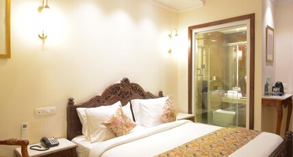 Quality Inn by Lawrence Room Type - Premium Rooms with Private Balcony Quality Inn by Lawrence Room Type - Premium Rooms with Private Balcony