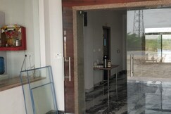 Shree Krishna Hotel & Restaurant