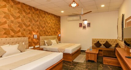 Shine Residency Room Type - Deluxe Family Room Ac